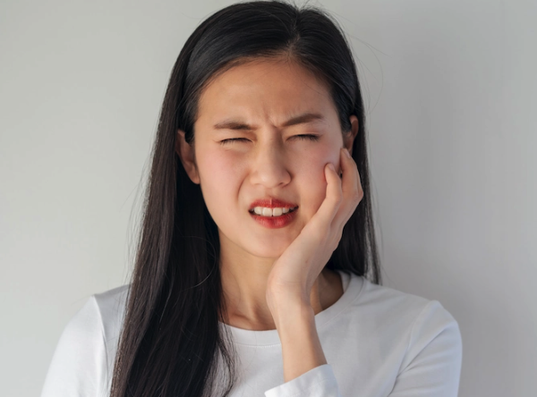 saraf gigi berlubang